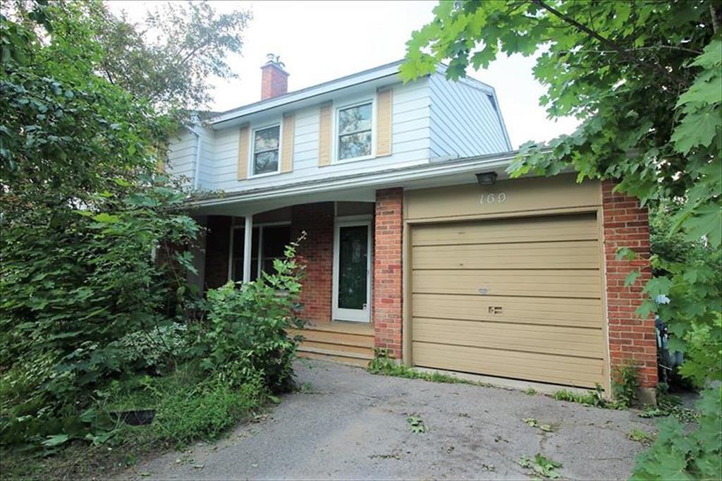 169 McClellan Rd, Ottawa, ON K2H 5V7 4 Bedroom House for 1,950/month