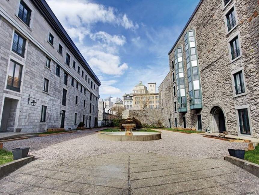 291 Rue de la Commune Ouest 41, Montréal, QC H2Y 2E1 1 Bedroom