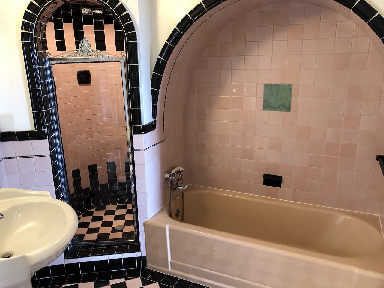 1537 34th Avenue - Photo 2 of 27