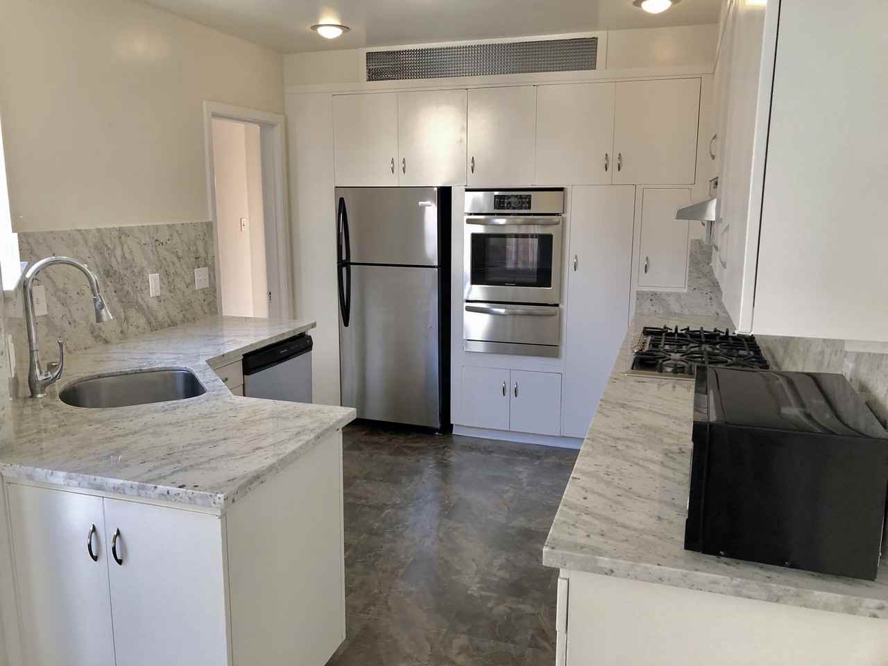 1537 34th Avenue - Photo 3 of 27