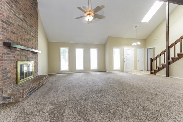 9515 Manchester Ave - Photo 2 of 7