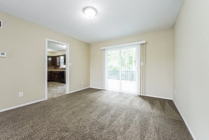 9515 Manchester Ave - Photo 3 of 7