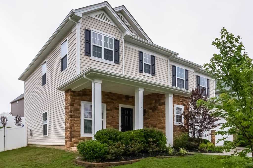 112 Farmers Folly Dr - Photo 2 of 28