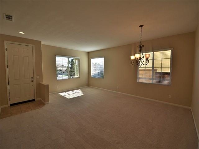 35213 Nightingale St - Photo 2 of 7