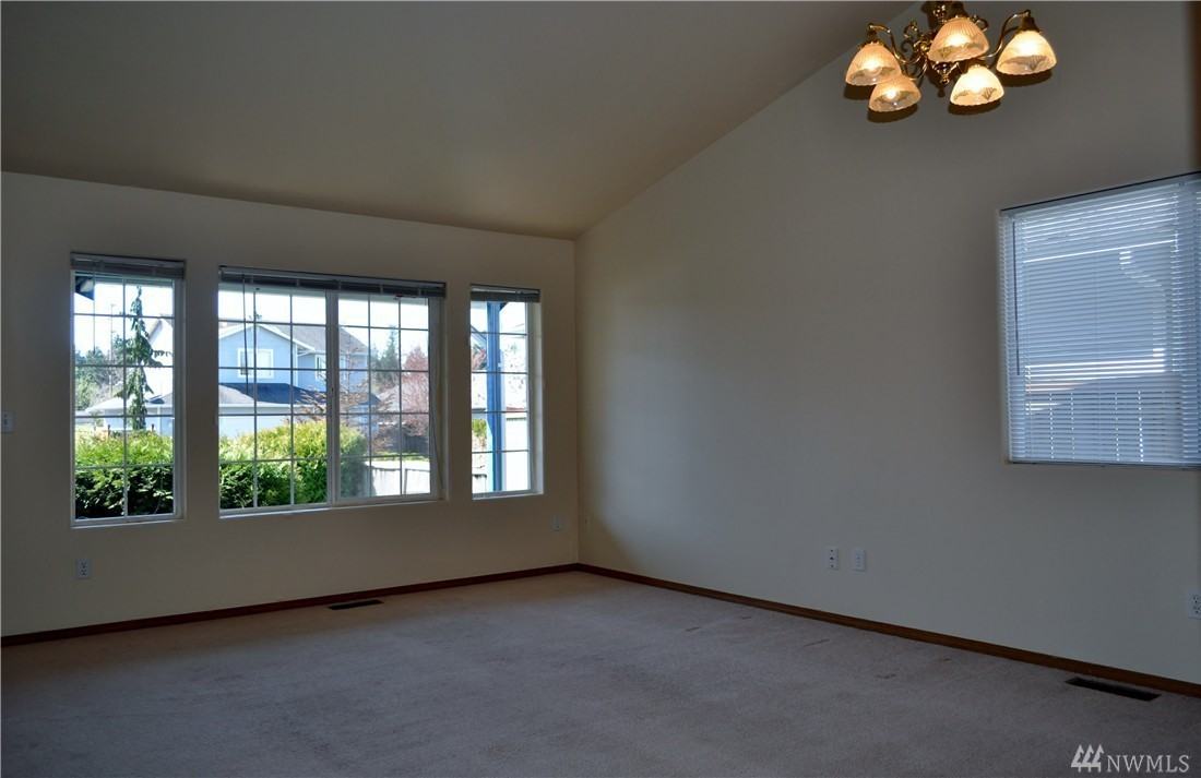 6125 101st Pl Ne - Photo 3 of 5