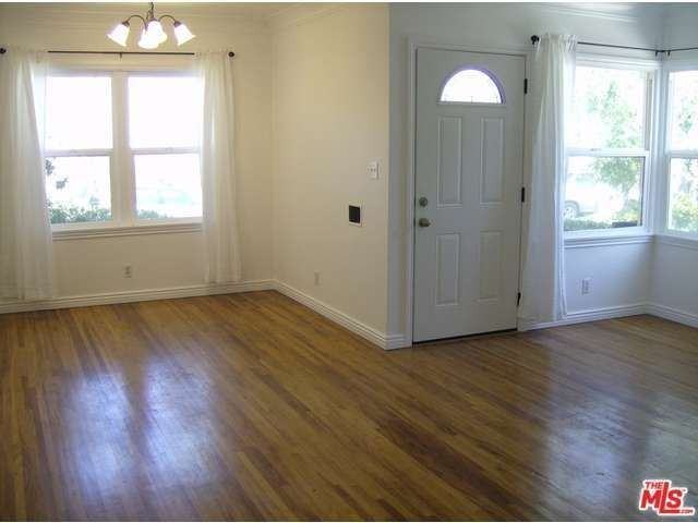 4043 Globe Ave - Photo 2 of 10