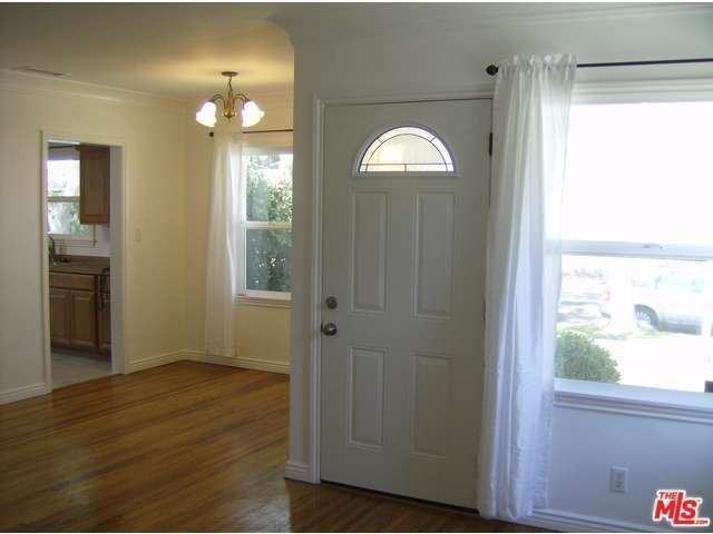 4043 Globe Ave - Photo 3 of 10