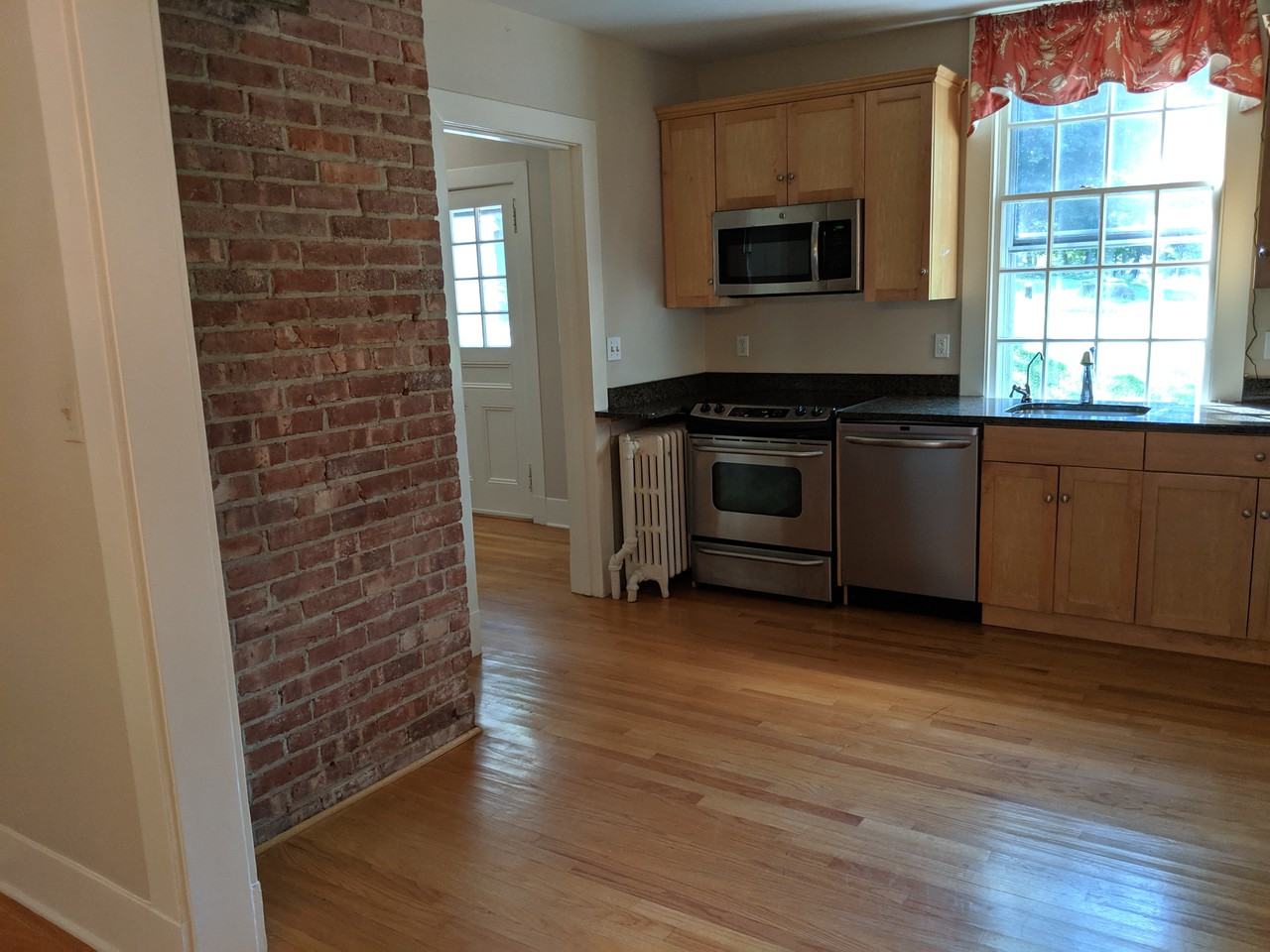 380 Claremont Rd - Photo 2 of 14