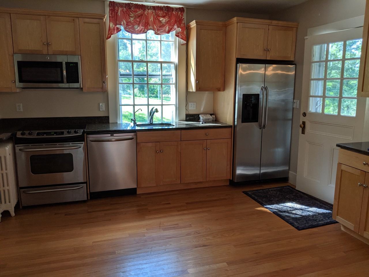 380 Claremont Rd - Photo 3 of 14