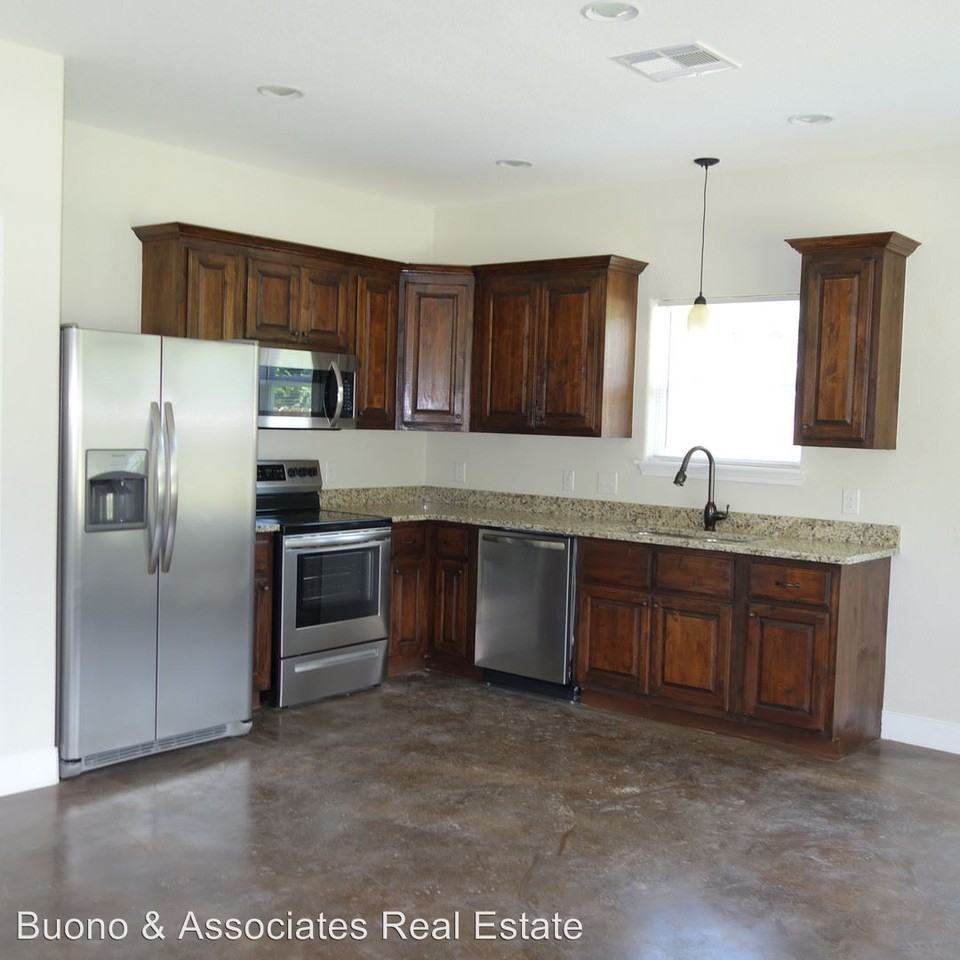 146 FM2571 - Photo 2 of 15