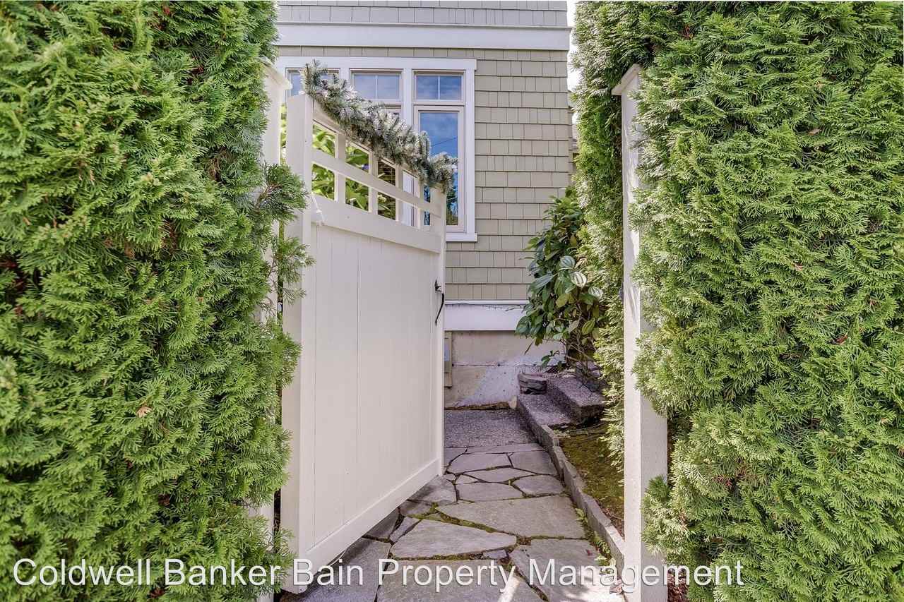 5253 S Graham St - Photo 3 of 28