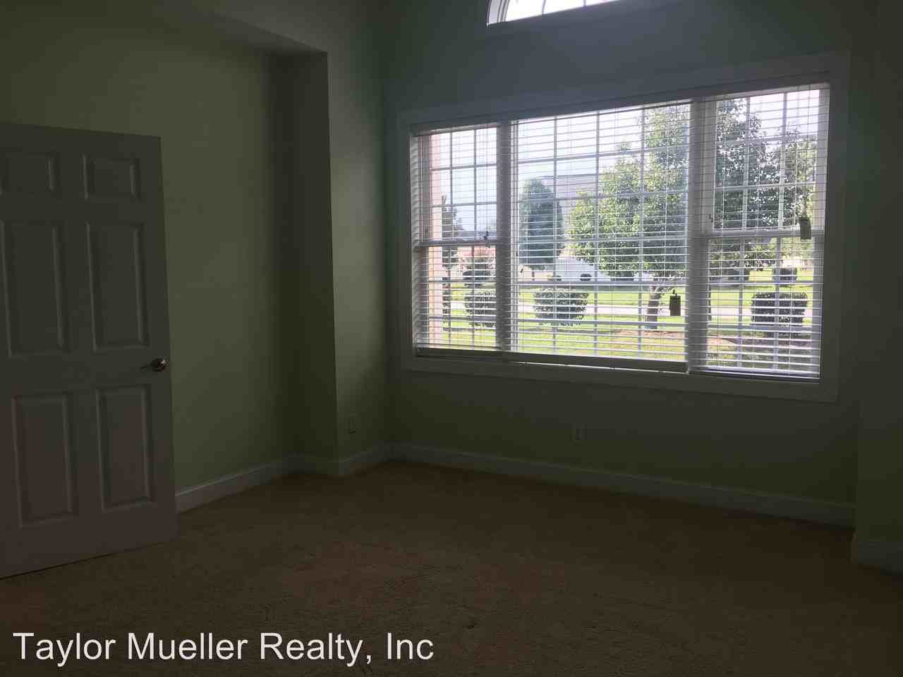 513 Water Crest Cir - Photo 2 of 12