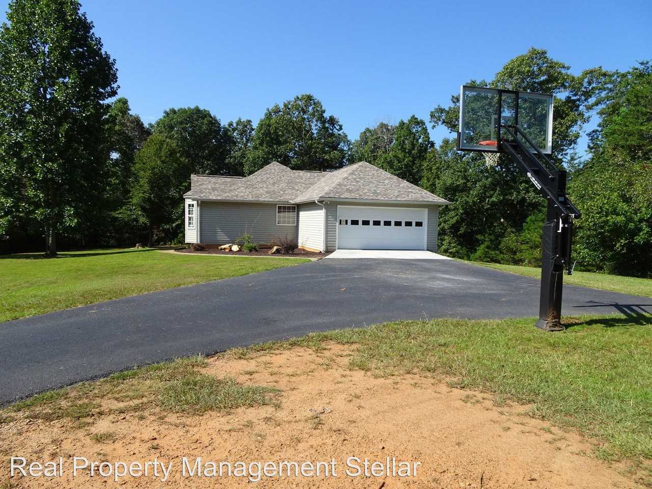 132 Selah Ln - Photo 3 of 11