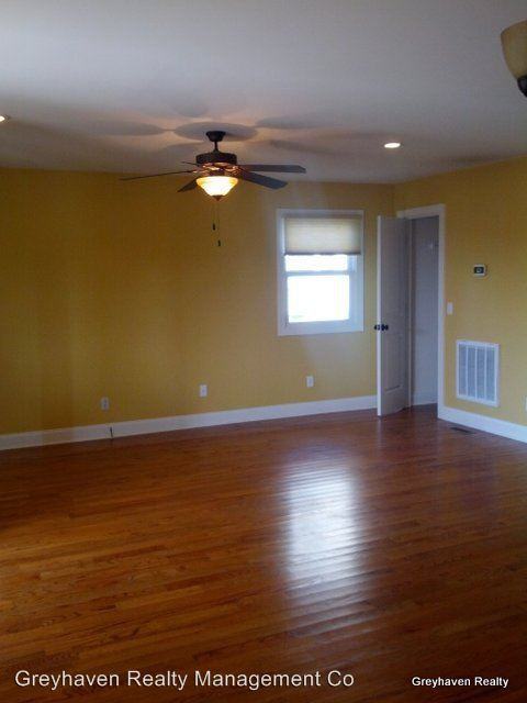 630 E 17th Street - Photo 2 of 11