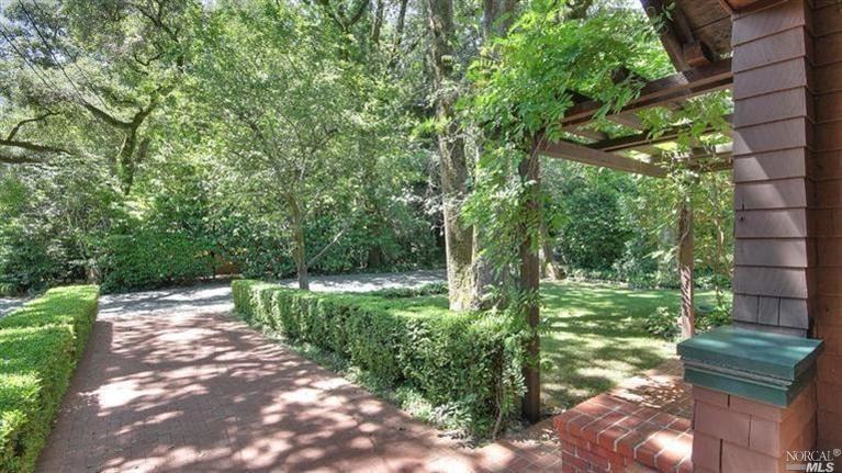 10 Southwood Ave - Photo 2 of 15