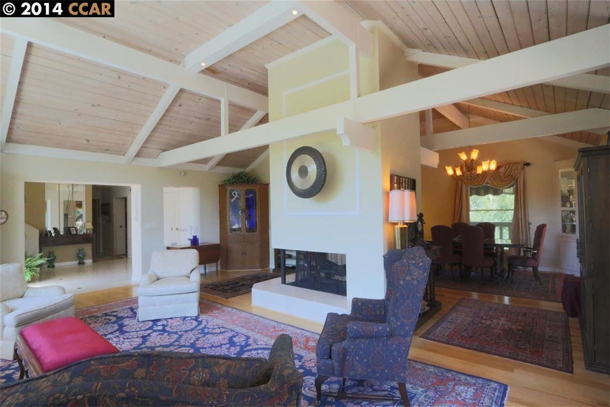 303 Lowell Ln W - Photo 3 of 20