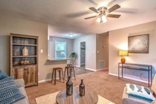 2204 Greenbriar Cir - Photo 1 of 1