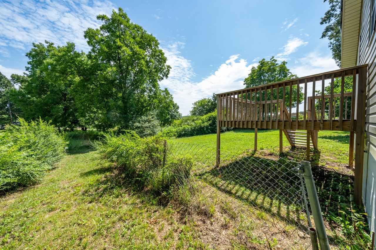 1420 8th Ave - Photo 3 of 28