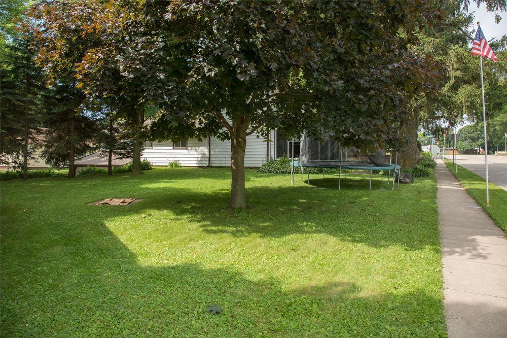 705 1st Ave W - Photo 2 of 43