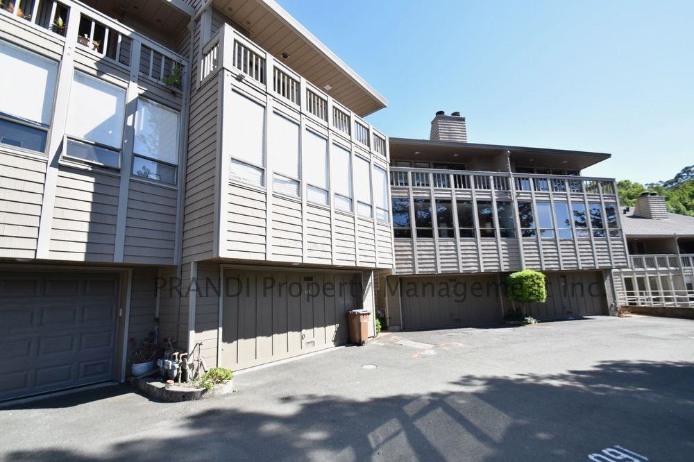 142 Professional Center Pkwy - Photo 2 of 17