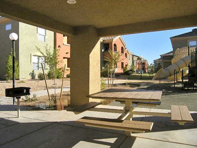 San Fernando Apartments - Photo 2 of 9