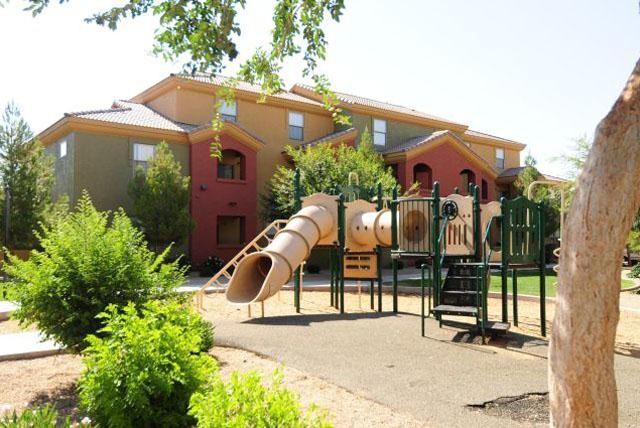 San Fernando Apartments - Photo 3 of 9