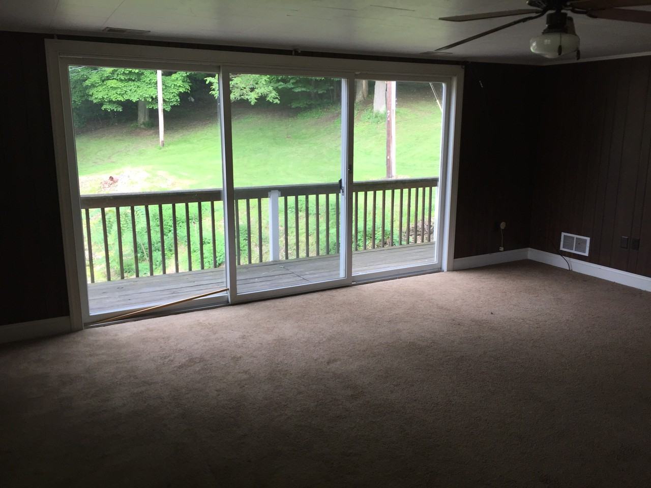 1124 Ivy Ln - Photo 3 of 13