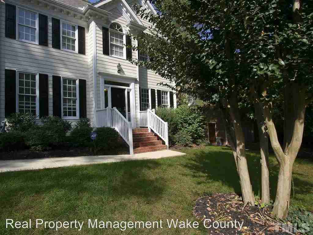 323 Parkmeadow Dr - Photo 3 of 29