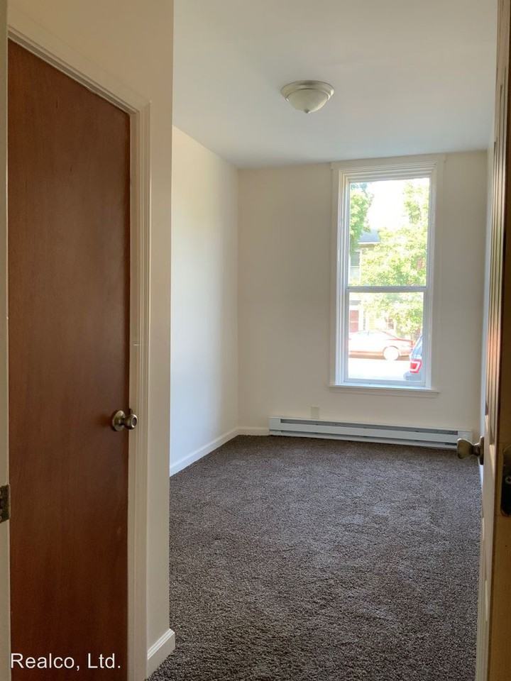 217 S Barron Street 219 & 219 1/2 S Barron Street - Photo 2 of 7