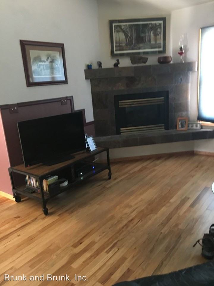 2159 Austrian Way - Photo 3 of 6