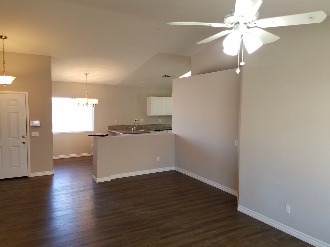 35 W Bright Dawn Ave - Photo 3 of 6