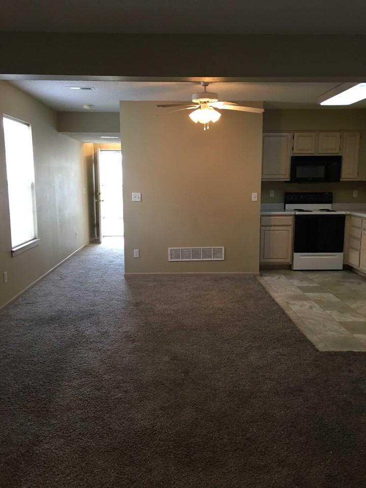 909 Garden Way - Photo 3 of 10