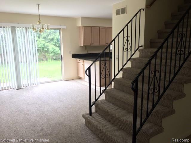 1032 Birchwood Dr - Photo 3 of 10