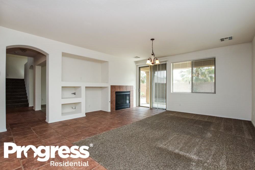 14583 W Cortez St - Photo 3 of 15