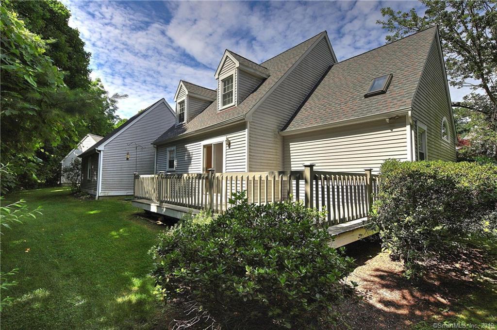 30 Rosebud Dr - Photo 2 of 26