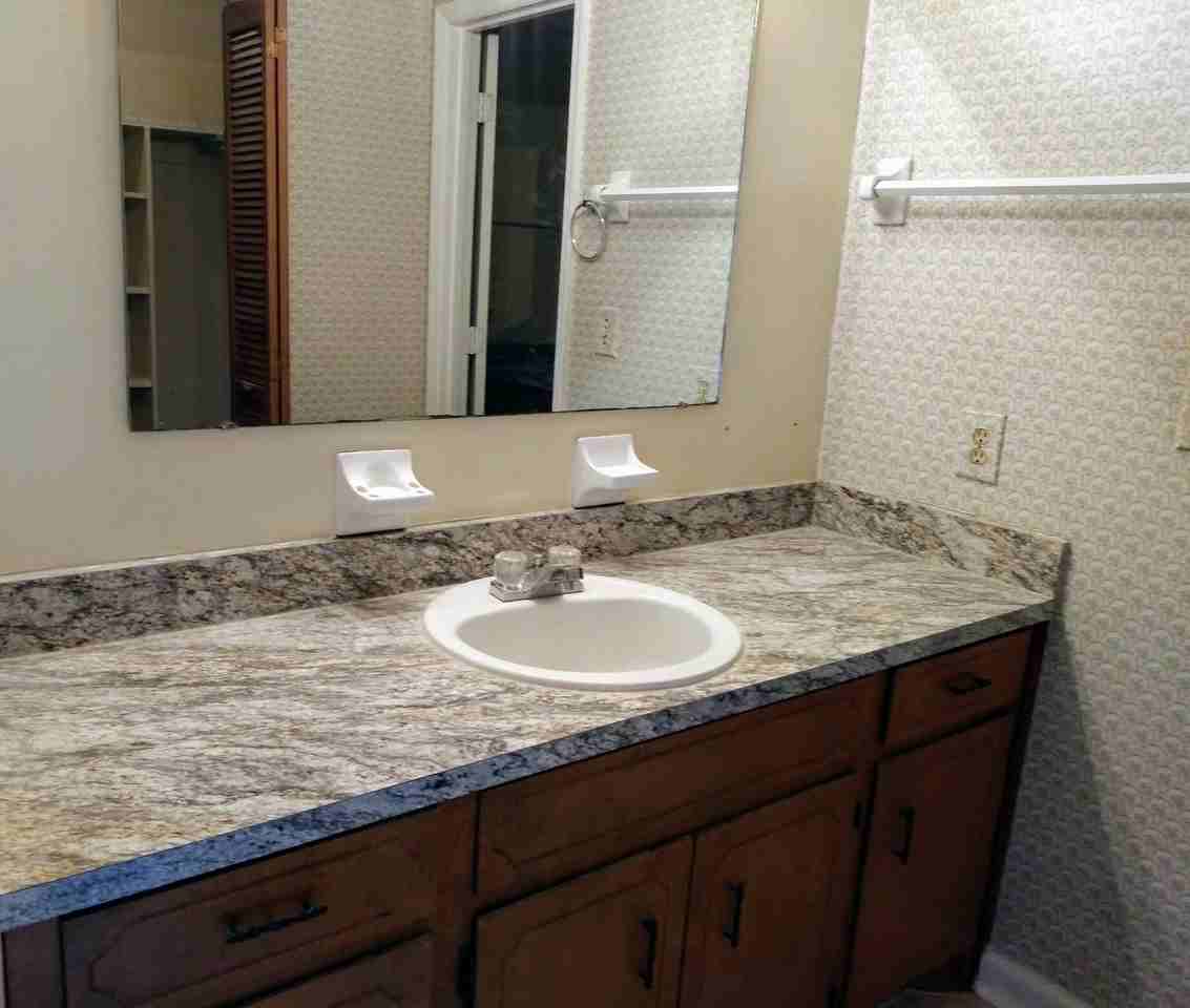116 Ashwood Dr - Photo 2 of 5