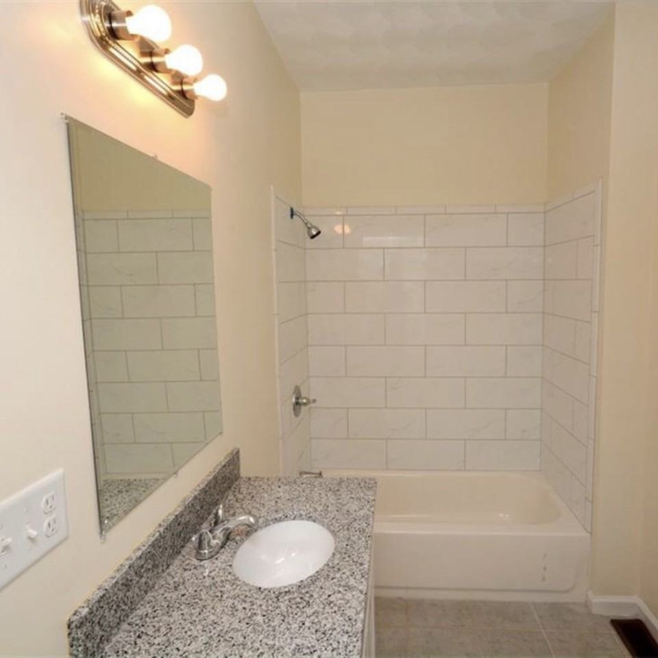 2085 Waverly Way - Photo 2 of 5