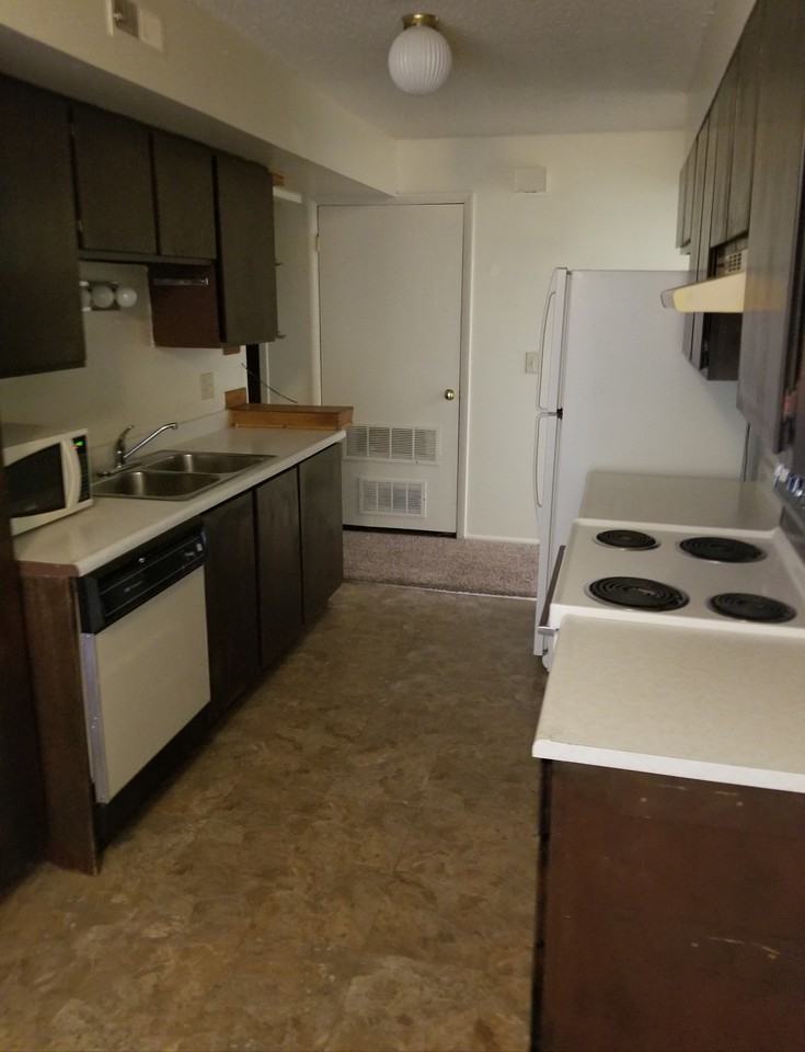 4608 Sw #32 - Photo 2 of 7