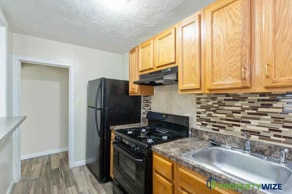 1900 Eagle Dr - Photo 2 of 22