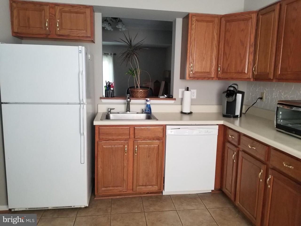 1216 Heathfield Rd - Photo 3 of 9