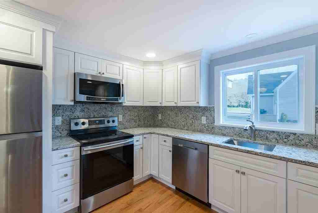 40 Elm St #1 - Photo 3 of 17