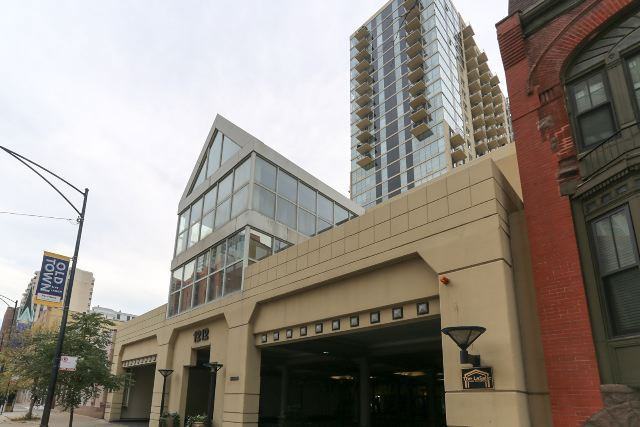 1212 N La Salle Dr #1207
