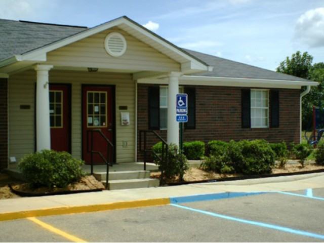 Azalea Park Apartments - Photo 3 of 8