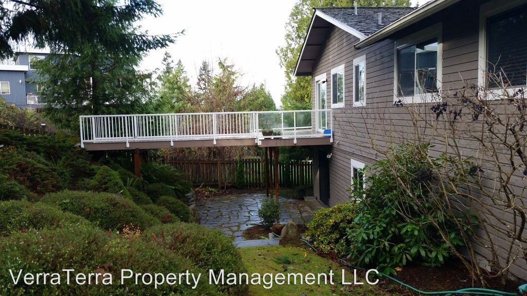 5118 Sound Ave - Photo 2 of 13