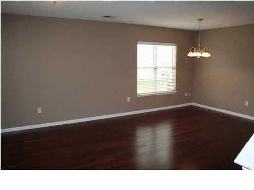 215 Southport Dr - Photo 2 of 2