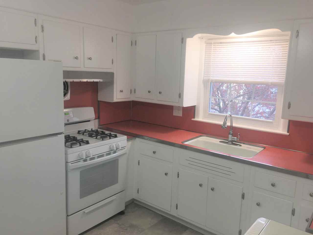 48 Biltmore St - Photo 3 of 15