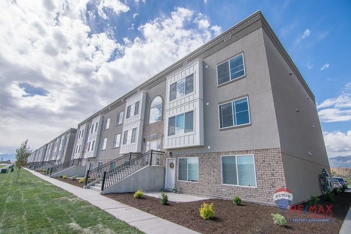 726 E 500 S #102 - Photo 2 of 15