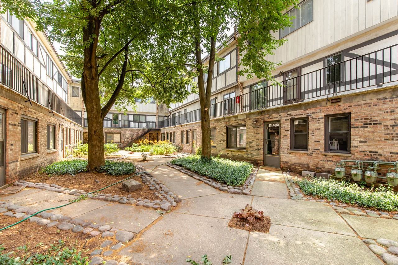 1255 W Belden - Photo 3 of 31