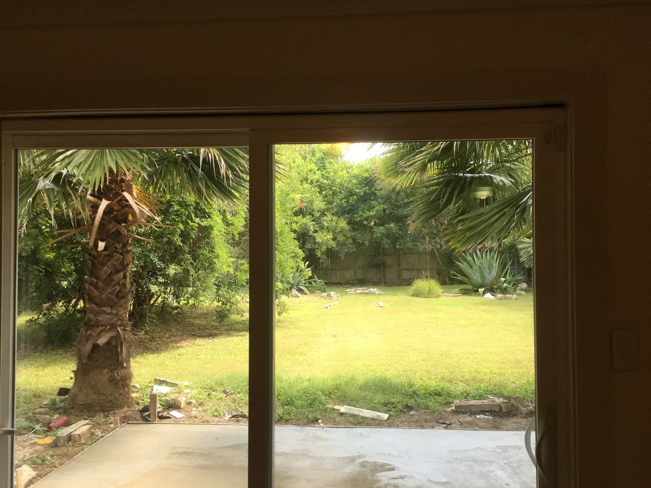 2203 Southern Oaks Dr - Photo 2 of 14