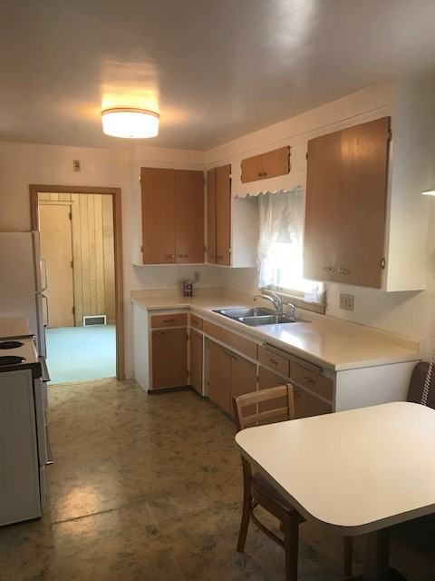 110 Main St N - Photo 3 of 9